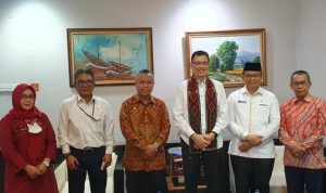 Bupati Luwu Timur, H. Budiman Bersama Ketua DPRD Luwu Timur, Aripin melakukan Audiens di Kantor Kementerian Pendayagunaan Aparatur Negara dan Reformasi Birokrasi (Kemenpan RB), Jl. Jend. Sudirman Kav. 69 Jakarta Selatan, Senin (18/07/2022).