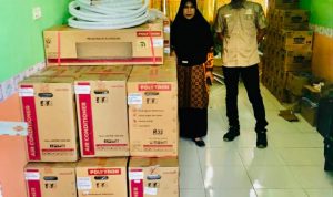 PT Vale Indonesia Tbk (PT Vale) melanjutkan komitmennya di sektor kesehatan dengan menyerahkan bantuan ke Puskesmas Bahomatefe, Kabupaten Morowali, Sulawesi Tengah, Kamis, (29/06/2022). Bantuan yang diberikan berupa 10 unit pendingin ruangan atau Air Conditioner (AC) diterima langsung oleh Kepala Puskesmas, Hartia.