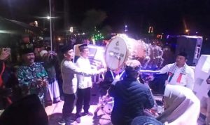 Bupati Luwu Timur, H. Budiman membuka Lomba Tabuh Beduk Dan Takbiran Idul Adha 1443 Hijriah Kabupaten Luwu Timur yang digelar di Anjungan Sungai Malili (ASM) Sabtu (09/07/2022) Malam.