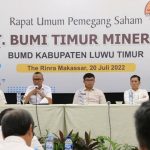 Bupati Luwu Timur Budiman bersama Ketua DPRD, Aripin menghadiri Rapat Umum Pemegang Saham (RUPS) Tahunan PT. Bumi Timur Mineral yang diadakan di Hotel The Rinra Makassar, Rabu (20/07/2022).