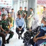 Bupati Luwu Timur H. Budiman, didampingi Kajari Luwu Timur, Muh. Zubair, melakukan silaturahmi sekaligus menyerahkan daging qurban kepada warga Luwu Timur yang ada di Rutan kelas IIB Masamba, Kabupaten Luwu Utara, Senin (11/07/2022).