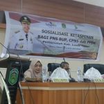 Bupati Luwu Timur, H. Budiman membuka Sosialisasi Ketaspenan Bagi BUP, CPNS dan PPK yang di rangkaikan dengan penyerahan SK Pensiun di Aula Sasana Praja kantor Bupati Luwu Timur, Selasa (12/07/2022).