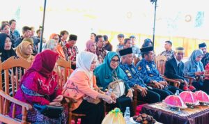 Anggota DPRD Luwu Timur Fraksi Golkar, Heryanti Harun saat menghadiri salah satu acara di kecamatan Wotu, Luwu Timur, Kamis (17/11/22) kemarin.