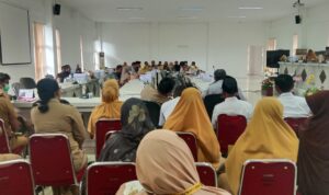 Rapat Badan Anggaran DPRD Kabupaten Luwu Timur bersama SKPD Luwu Timur, di Ruang Banggar, desa puncak indah Malili, Luwu Timur, Senin (07/11/22).