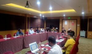 Delapan partai pengusung melaksanakan musyawarah untuk mufakat dalam menentukan dua calon wakil bupati Luwu Timur di hotel Swis bel inn, Makassar, Jum'at (2/12/22).