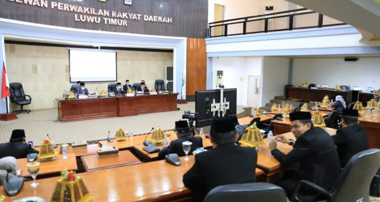 Sidang Paripurna DPRD Lutim, Rabu (14/12/22).